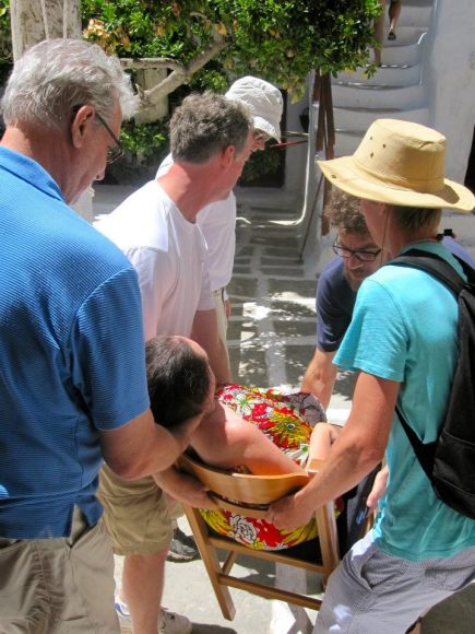 532813_10151181786629488_1316782611_n